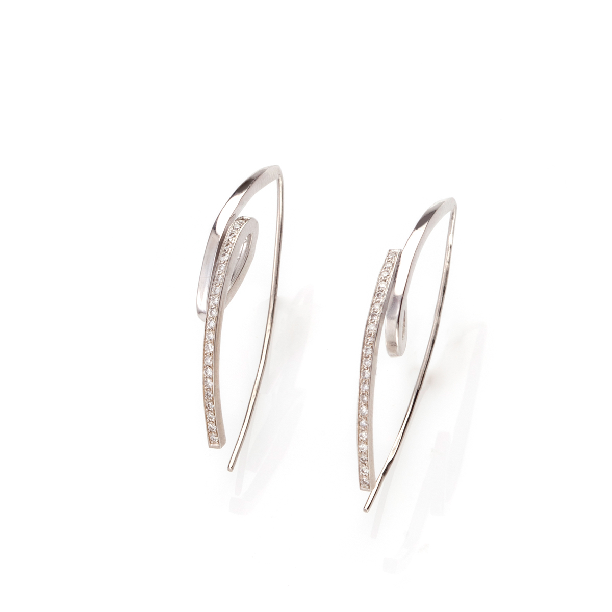 Spring Diamond gold earrings