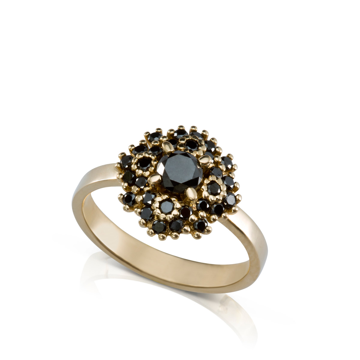 Impressive black diamond gold ring