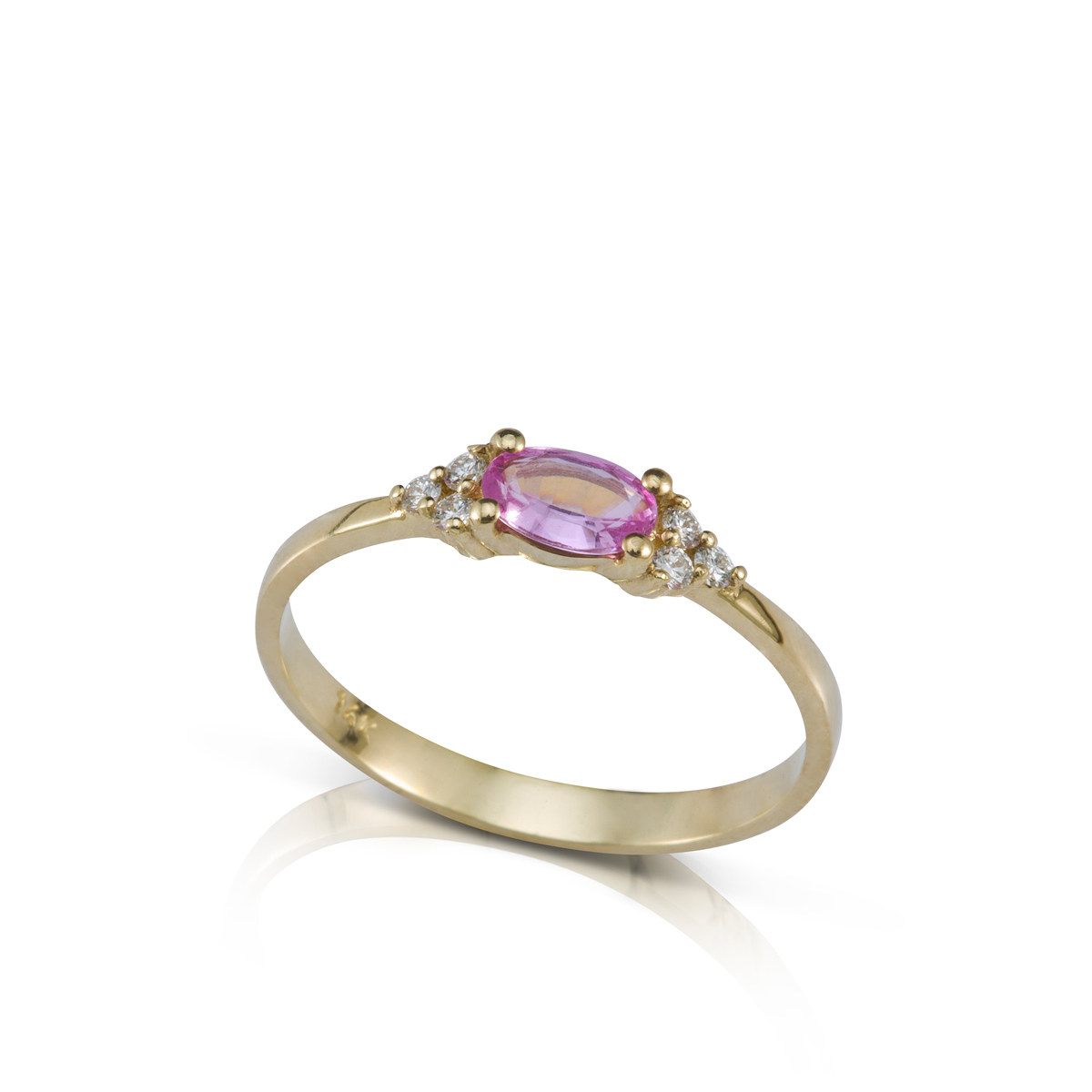 Oval shape pink shpphire and diamonds gold ring