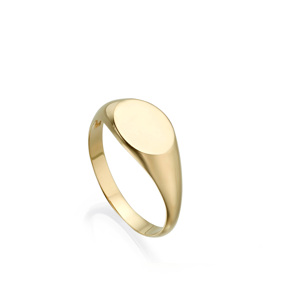 Oval signet gold ring